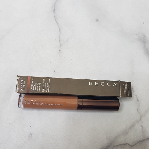 Becca aqua luminous perfecting concealer - Picture 1 of 2